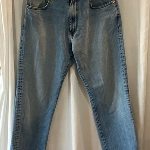 True Grit American Made Men’s Jeans Size 36 Medium Wash Relaxed Fit‎
